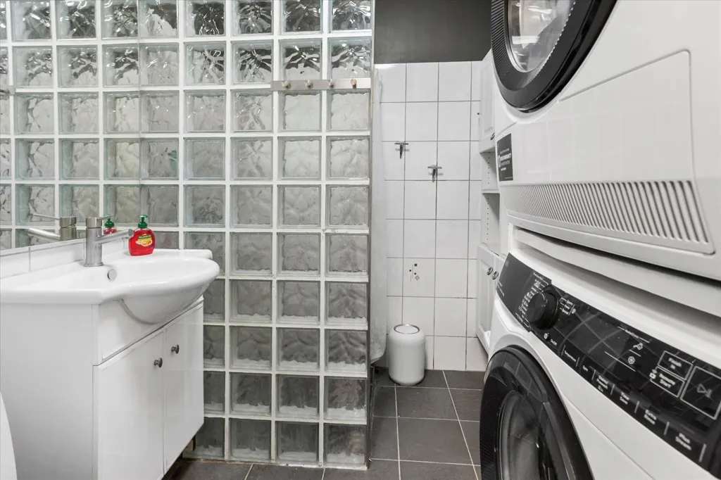 Salles de bain - 3-Room Apartment with Balcony in Central Maribo