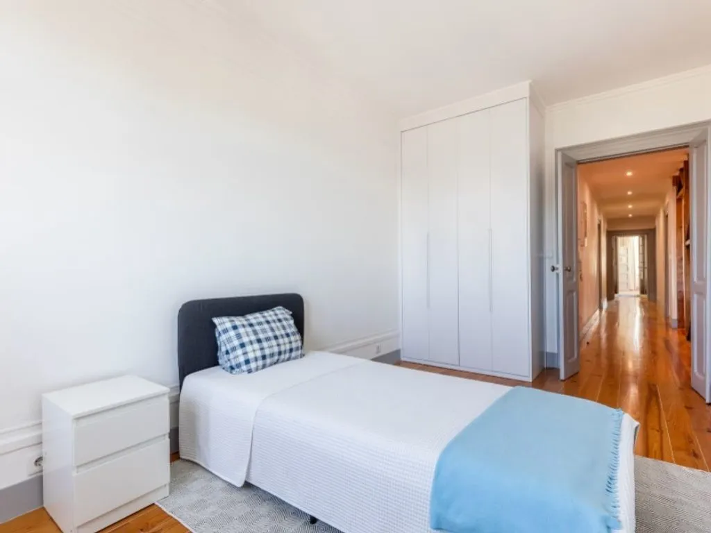 Chambres - 3-Bedroom Flat with Metro Access in Entrecampos