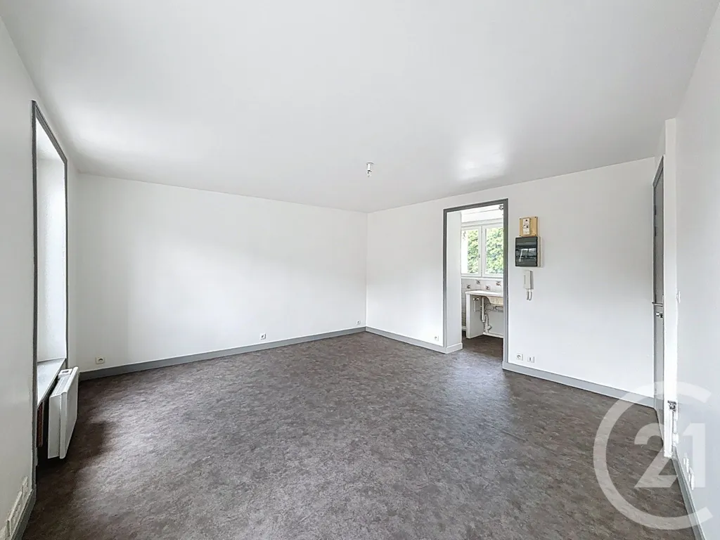 Pièces - Appartement F1 avec Vue Sud au Centre de Montfermeil