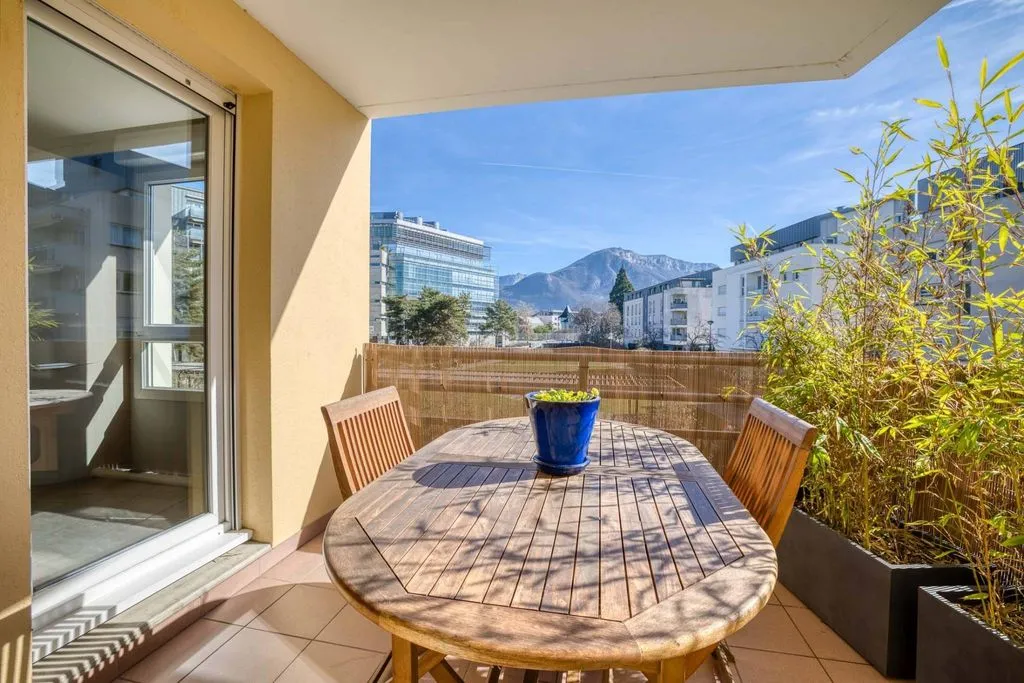 Rõdu - Luxury Apartment with Mountain Views in Annecy