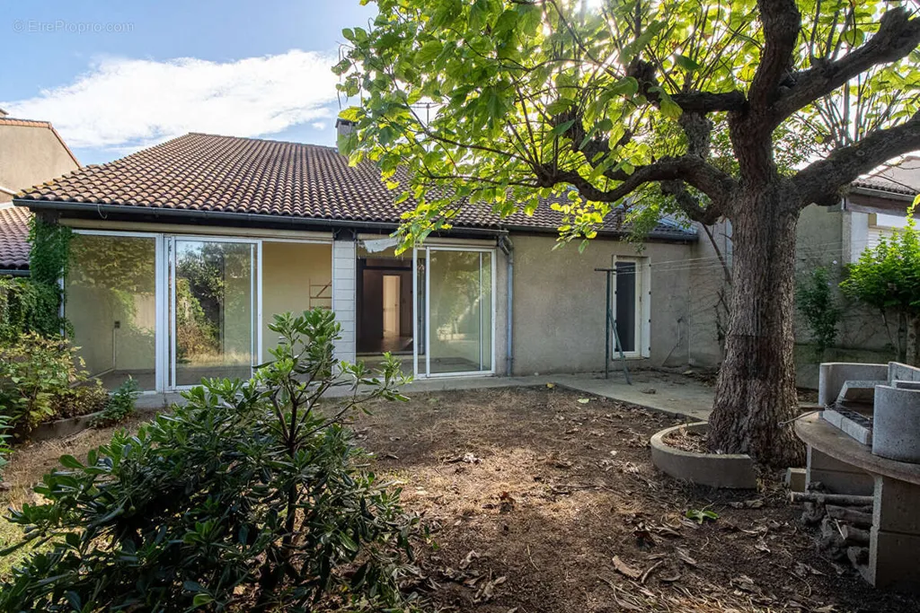Jardin - Pavillon avec Jardin Clos à Carcassonne