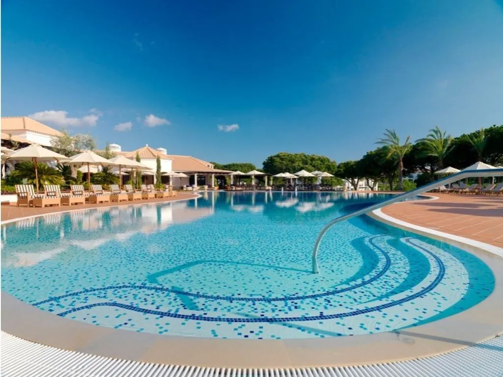 Piscina - 2-Bed Flat with Golf View in Albufeira