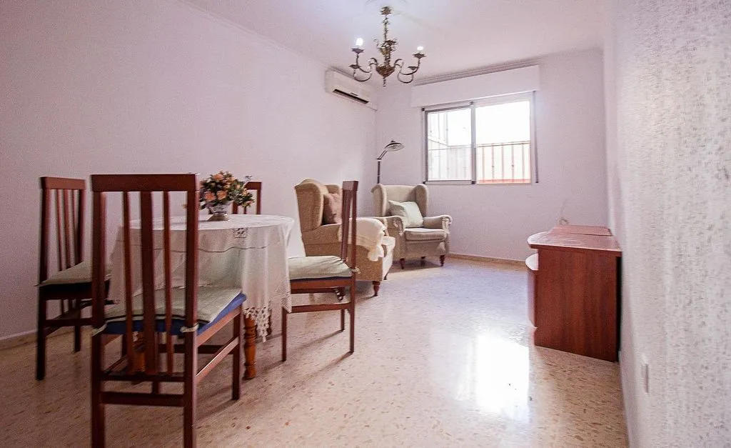 Dining Room - Chalet with Air Conditioning in La Rinconada