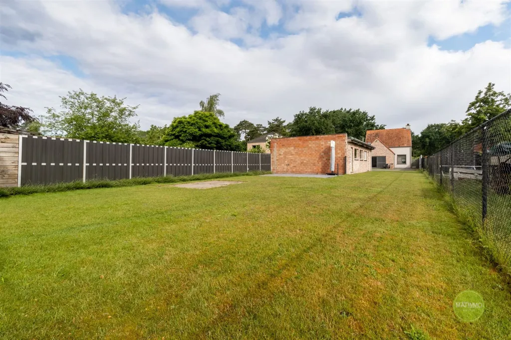 Giardino - House with Large Garden in Mol
