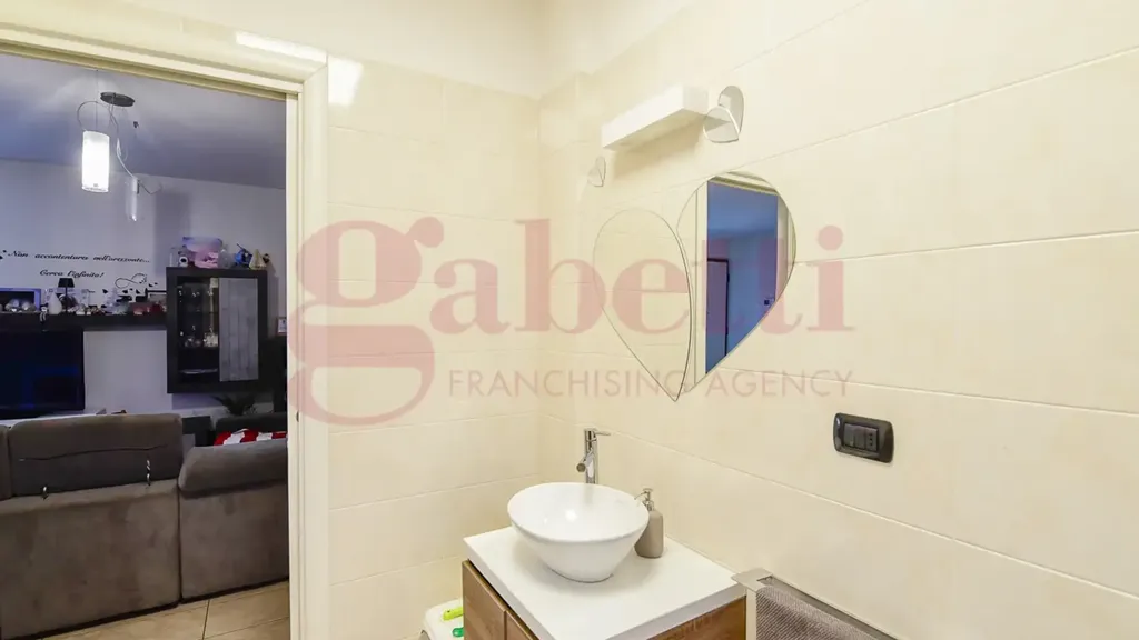 Vannitoad - Modern Villa with Garden in Cantù
