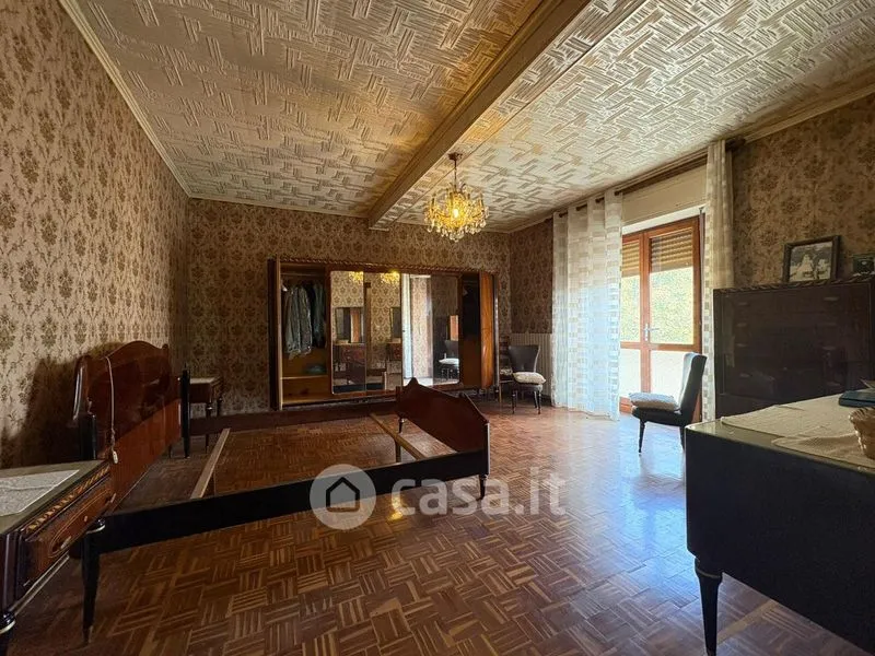 Chambres - Semi-detached Villa to Renovate in Caprile