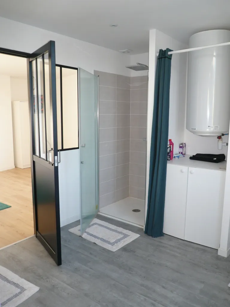 Salles de bain - Furnished Flat in Cognac City Centre