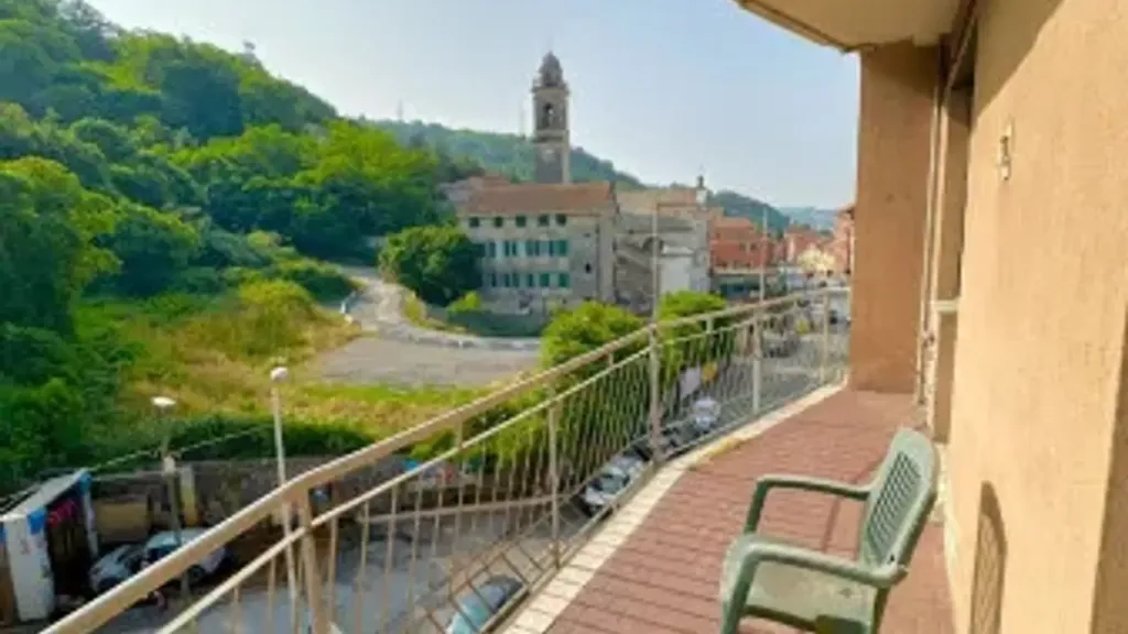 Balcon - Quadrilocale with Balcony and Terrace in Genoa