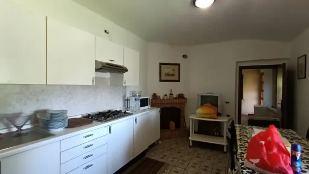 Cuisine - Panoramic Villa with Olive Trees in Macerata