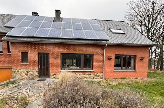 Extérieur - Maison 3 Façades avec Jardin à Pondrome