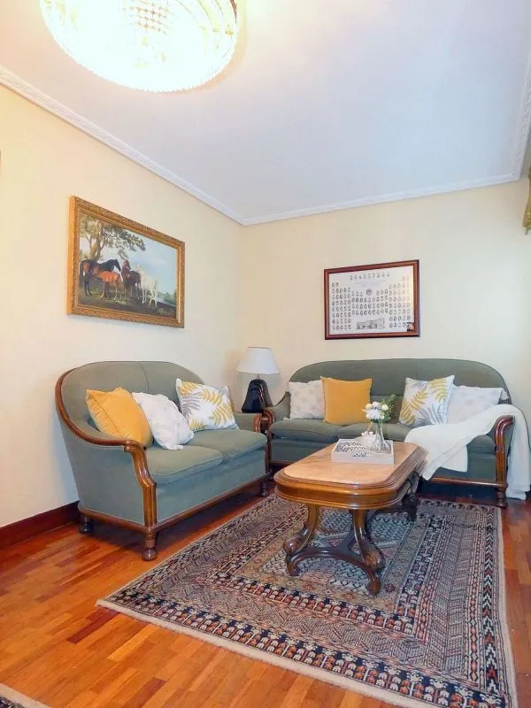 Elutuba - Flat with Garage in Calle de Karmelo