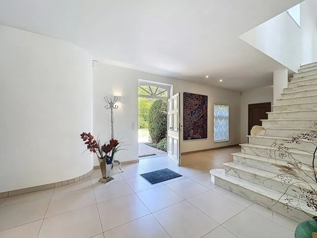 Flur - Villa with Pool in Ancien Golf, Brussels
