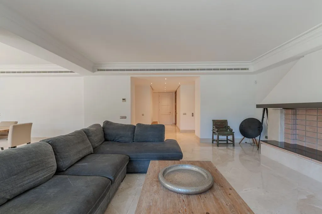 Elutuba - Luxury Flat with Pool Views in Marbella East