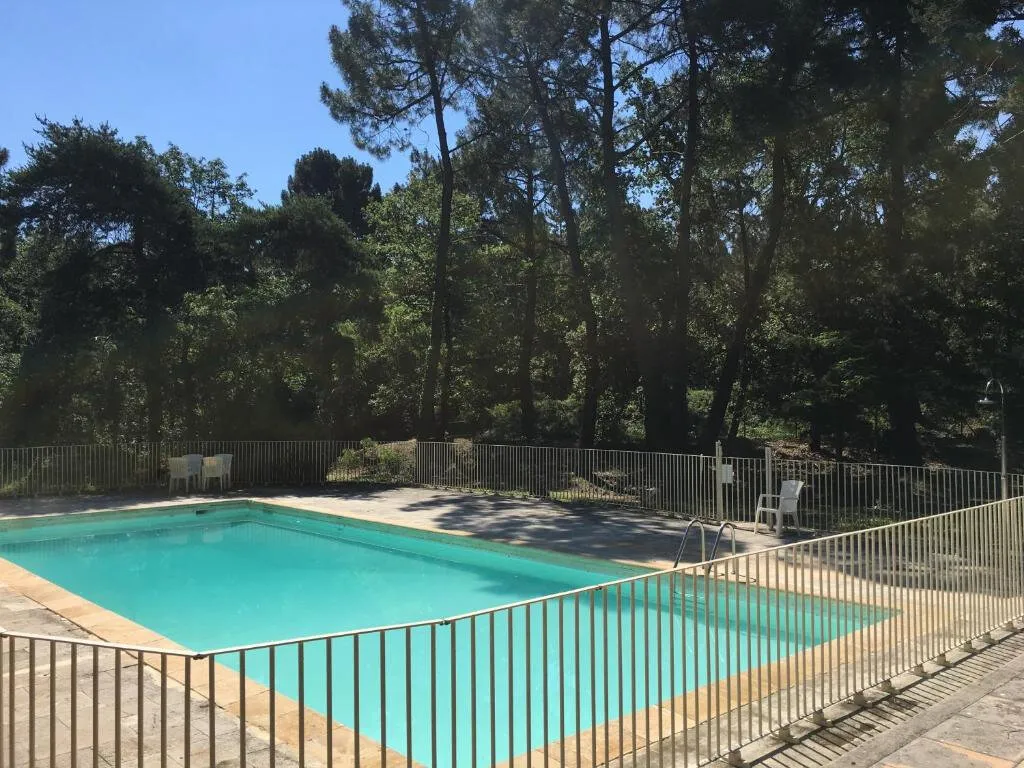 Bassein - Luxury House with Pool in Roussillon