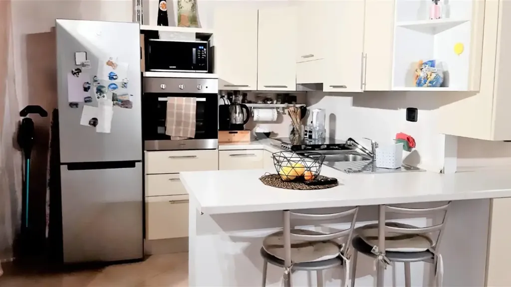 Cuisine - Rearranged Apartment with Central Location in Curno