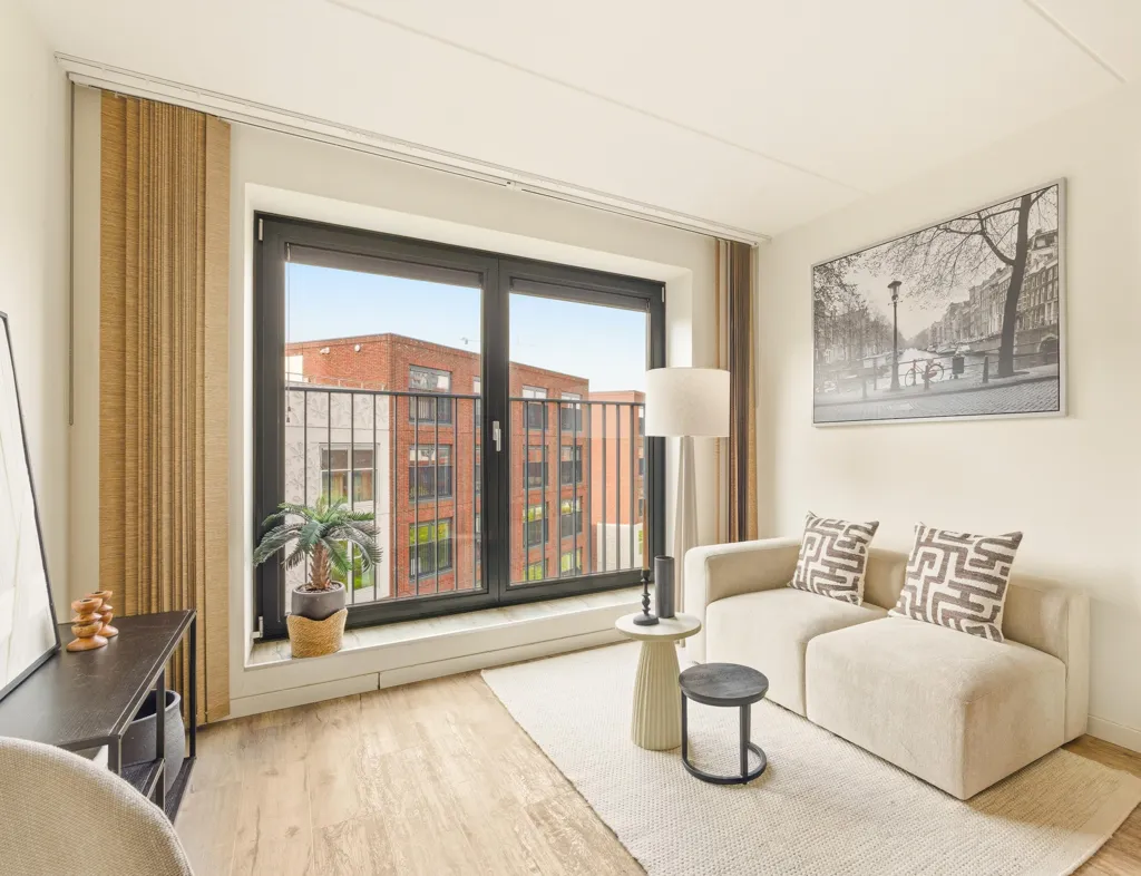 Soggiorno - Modern Studio with French Balcony in Amstelkwartier