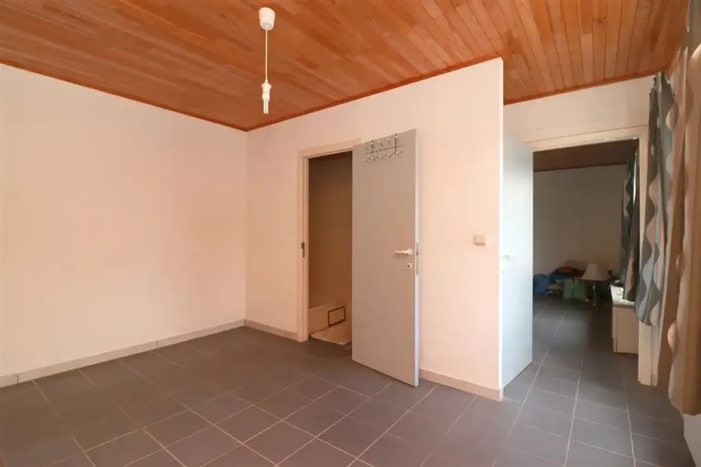 Toad - Well-Maintained Apartment with Parking in Knus