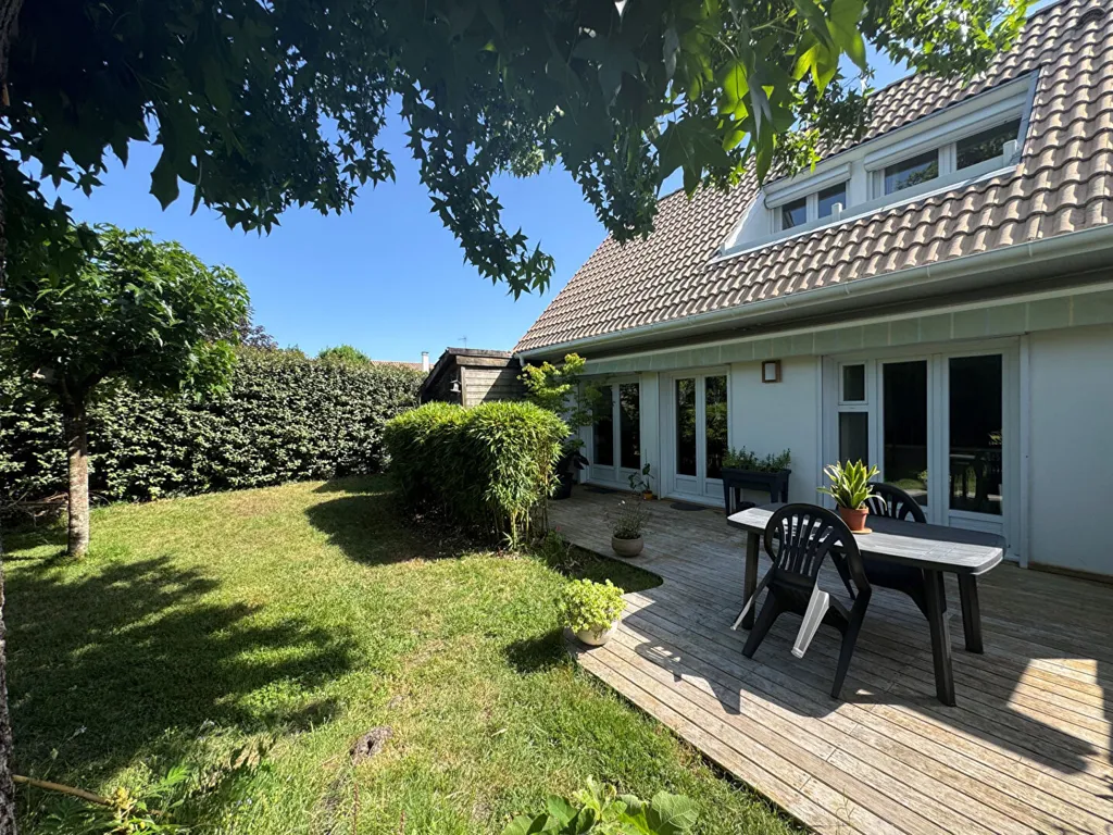 Terrass - House with Balcony in Eysines
