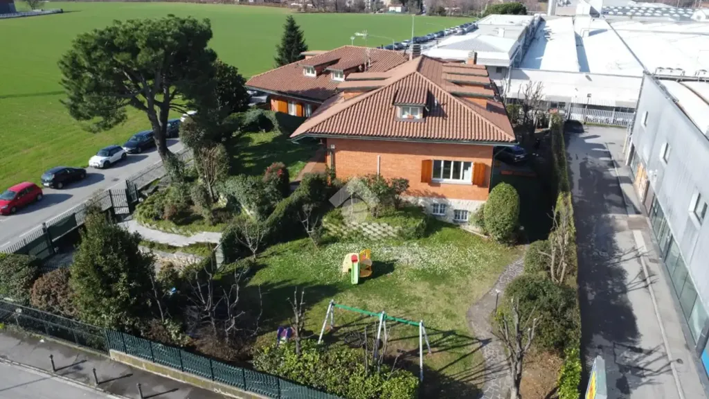 Vue aérienne - First-Floor Apartment with Private Porch in Mozzo