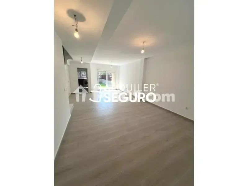 Séjour - Semi-New Chalet with Patio in Illescas