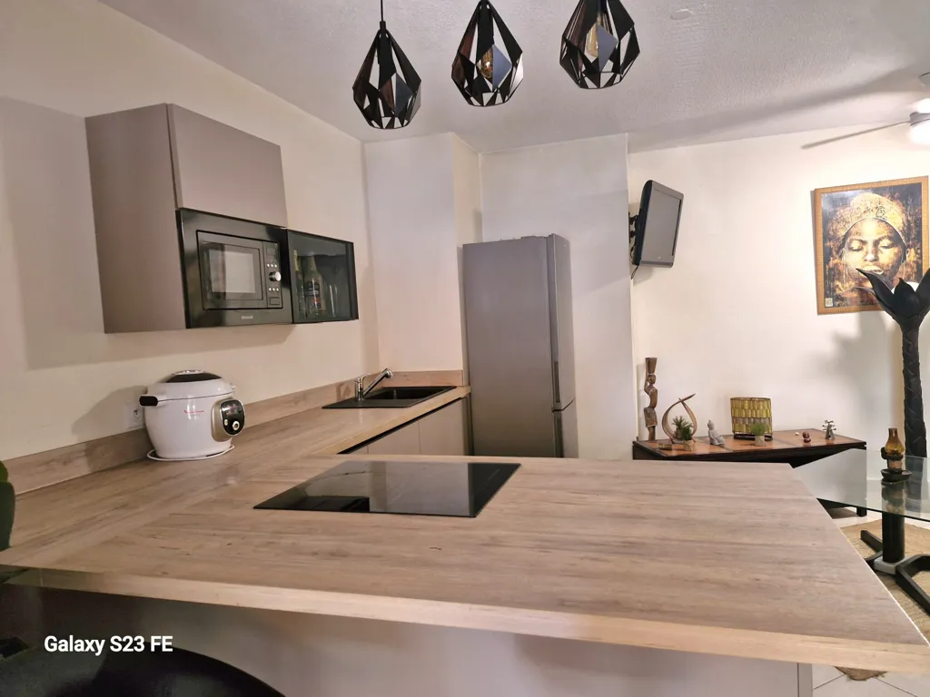 Cuisine - Appartement 3 Pièces avec Terrasse à Les Abymes