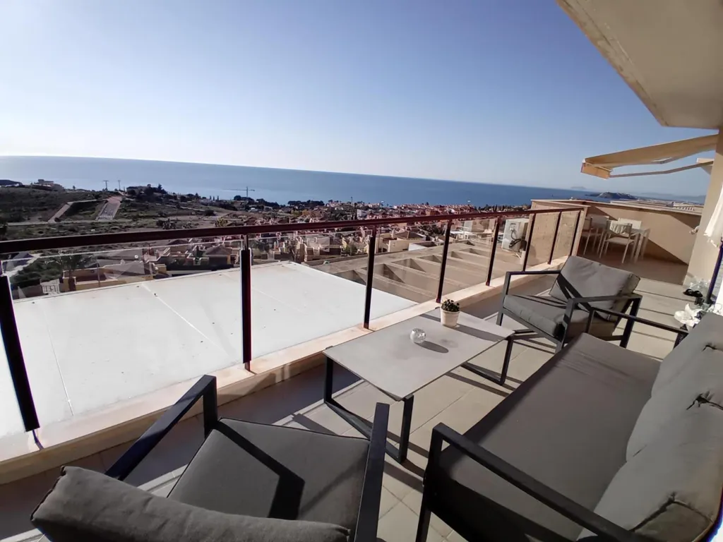 Rõdu - Penthouse with Sea Views in Mojón Hills