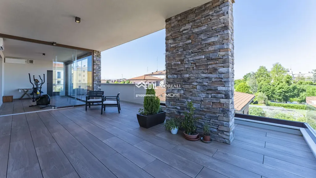 Terrass - Luxury Penthouse with Loggia in Modena