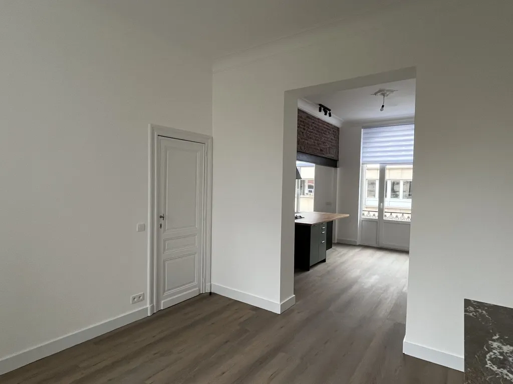 Pièces - Duplex Rénové avec Balcon à Schaerbeek
