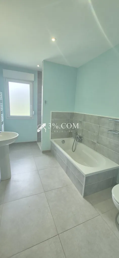 Salles de bain - Bungalow DPE-A avec jardin à Haspelschiedt