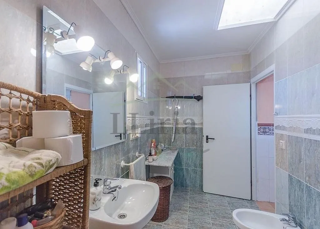 Salles de bain - Rustic Farmhouse with Pool in Villamarchante