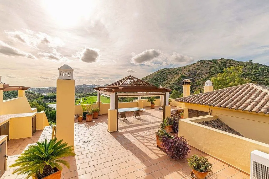 Terrass - Duplex with Golf View in Benahavís