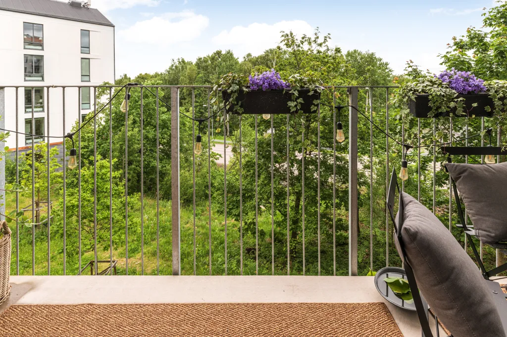 Rõdu - Bright Apartment with Balcony in Askim