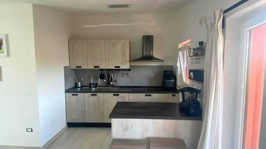 Köök - Modern Apartment with Balcony in Sant'Eusanio Del Sangro
