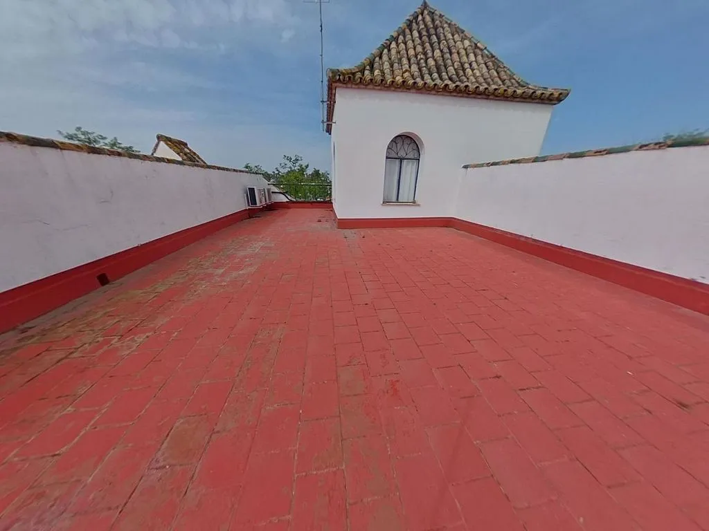 Terrazza - Historic Palatial Chalet with Terrace in Posadas