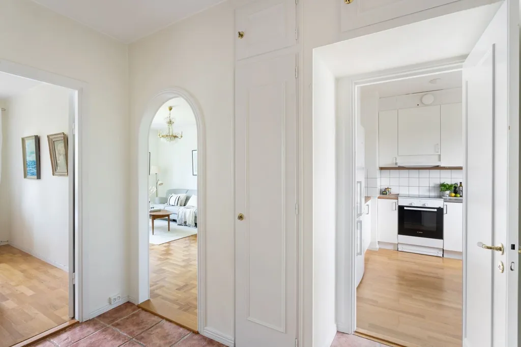 Hallway - 2-Bedroom Apartment with West Balcony in Årsta