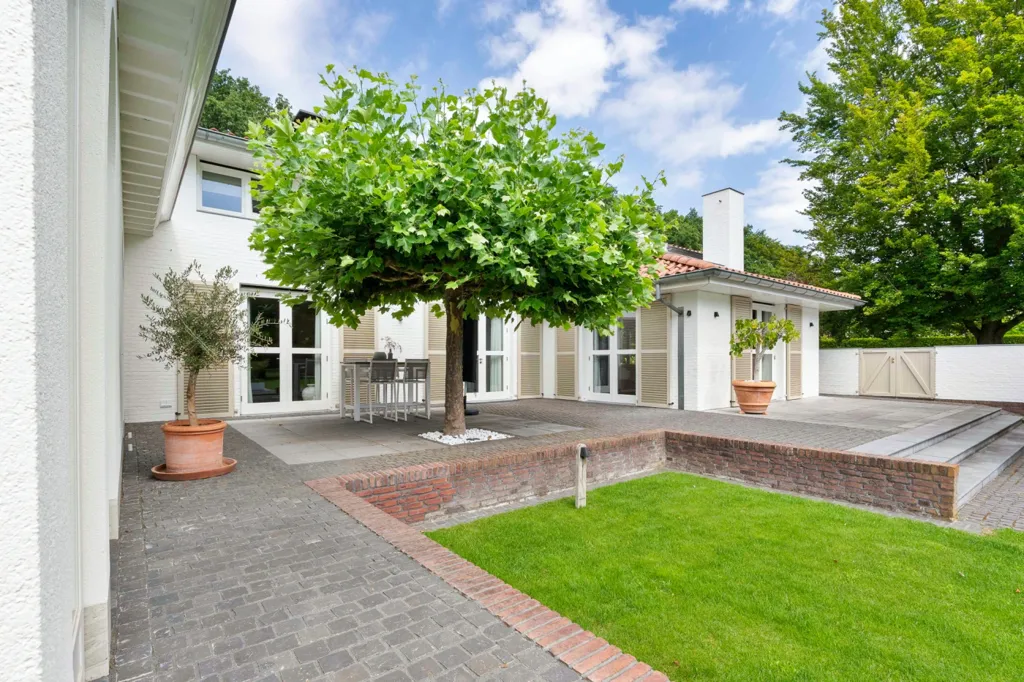 Aed - Mediterranean-Style Villa in Venlo