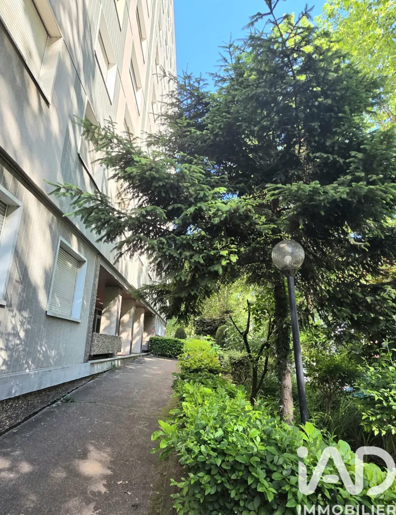 Välivaade - City Centre Apartment with Balcony in Saint-Étienne