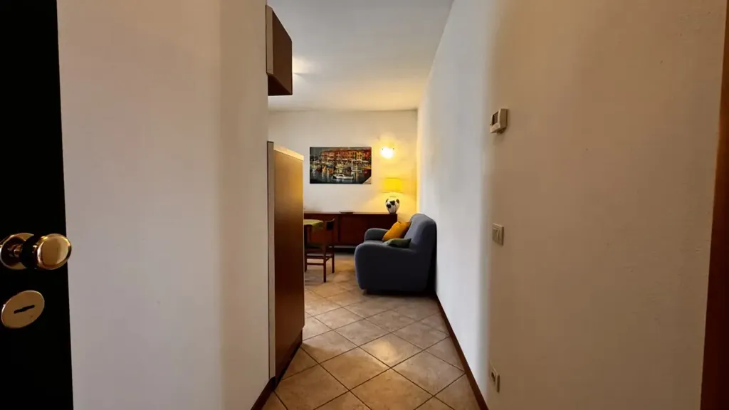 Esik - Charming Triplex with Panoramic Terrace in Lazise