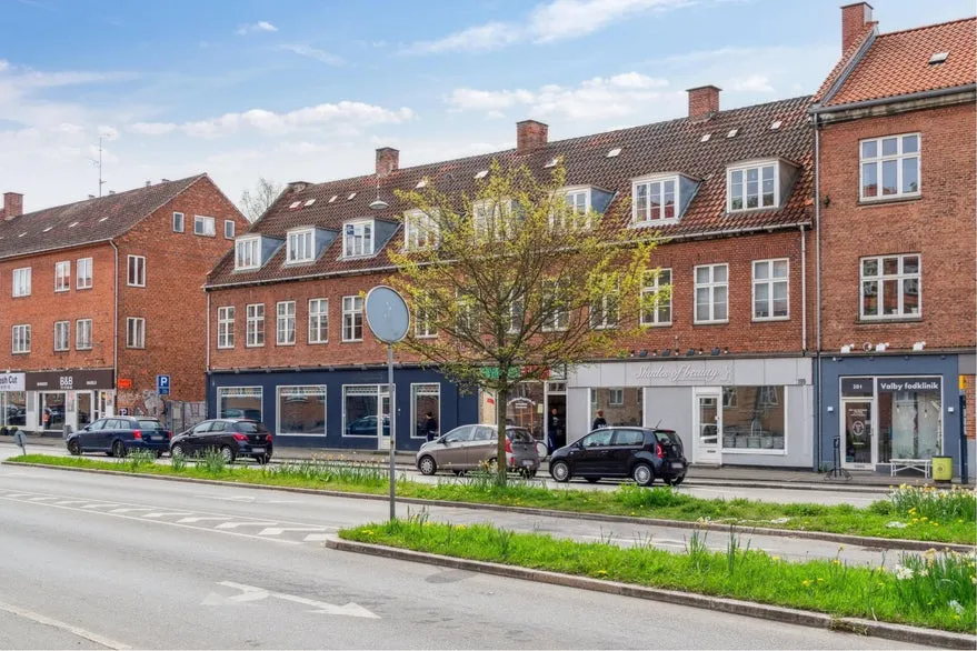 Välivaade - Commercial Flats with Retail Potential in Valby