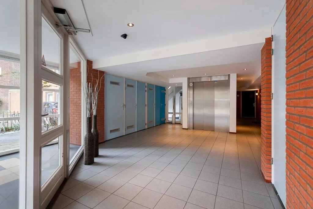 Entrée - Apartment with Parking in Rotterdam Kralingen
