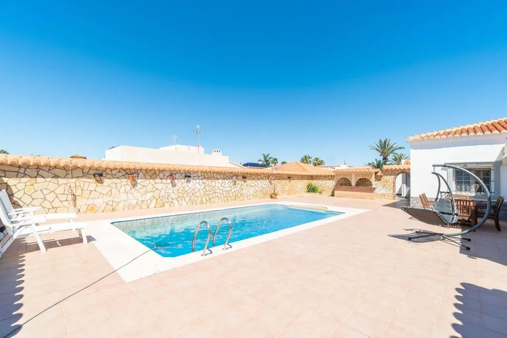 Pool - Luxury Villa with Pool in Torrevieja