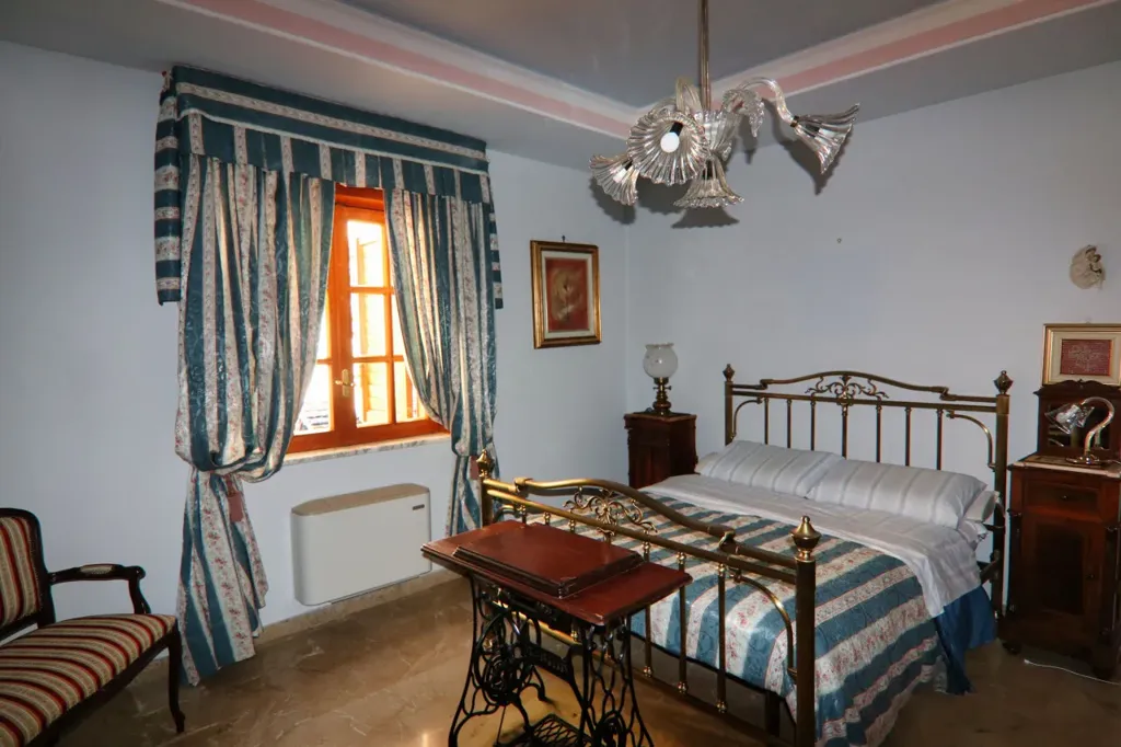 Magamistoad - Hilltop Villa with Panoramic Views in Eboli