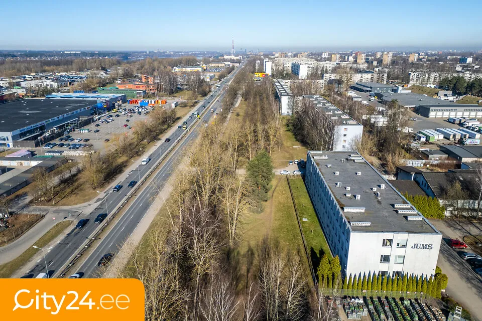 Õhuvaade - Three-Storey Industrial Building with Large Plot in Riga