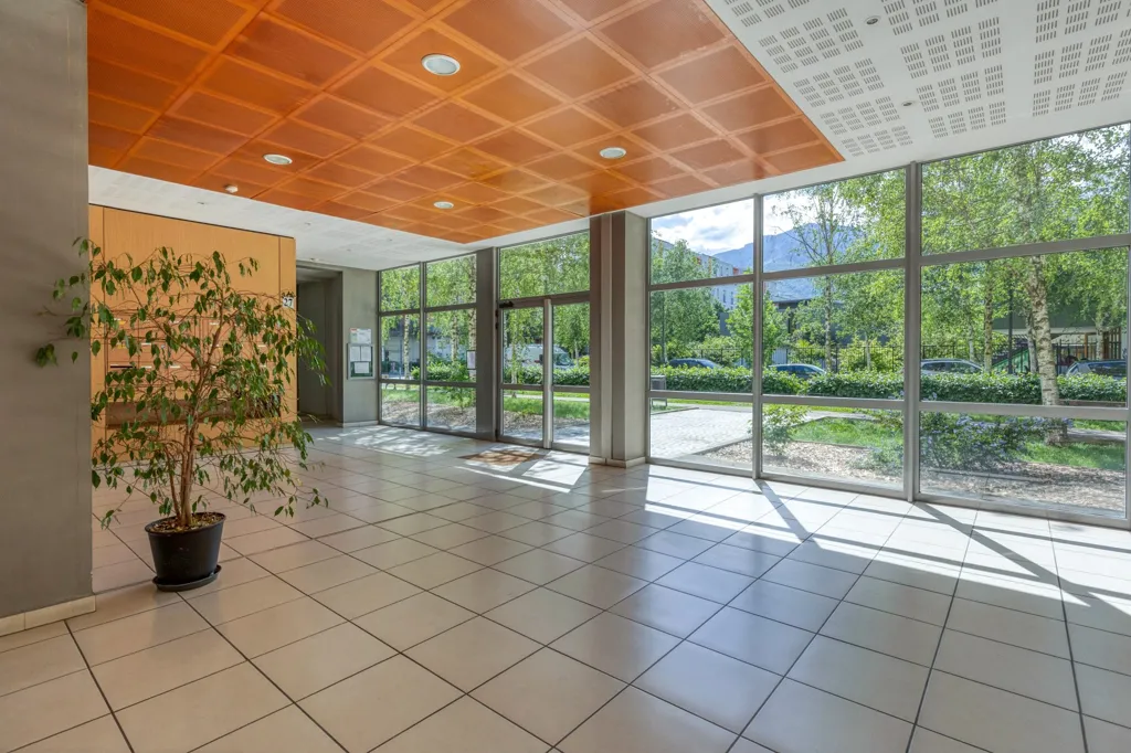 Entrée - Appartement T5 avec Terrasse à Grenoble