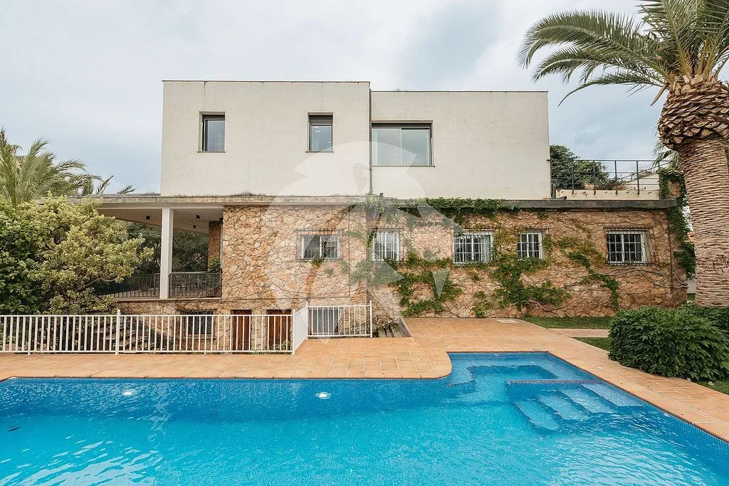 Bassein - Chalet with Pool and Terrace in Montepilar