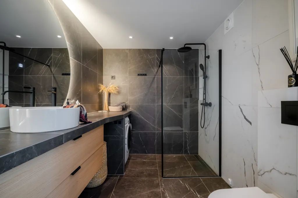 Vannitoad - 2-Bedroom Apartment with Balcony in Oslo