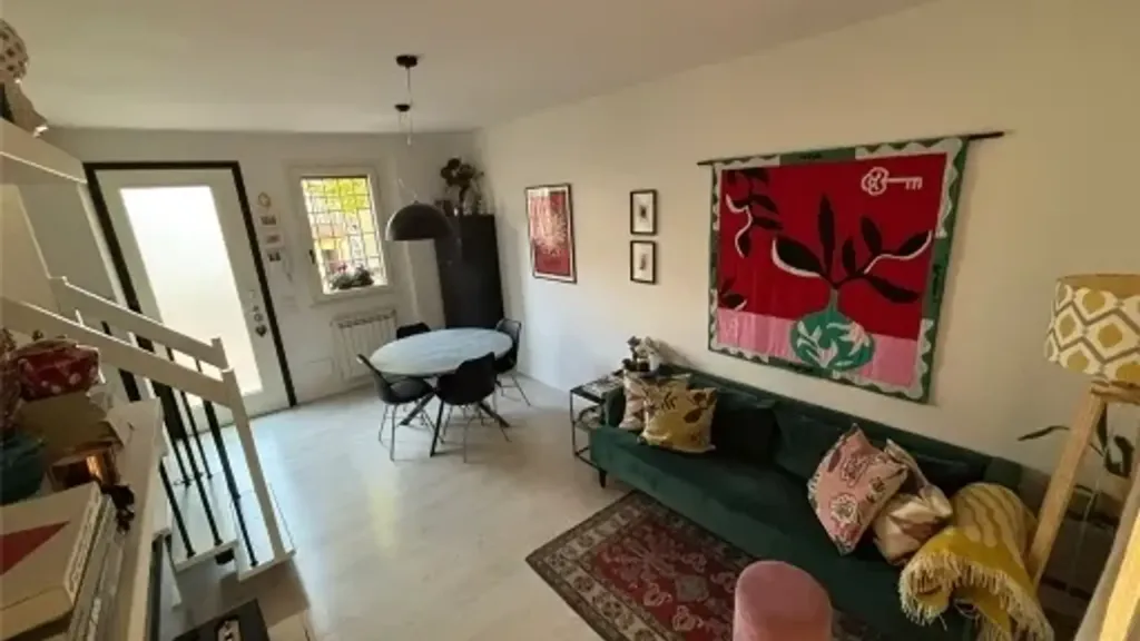 Living Room - Rear-Accessed Trilocale with Terrace in Florence