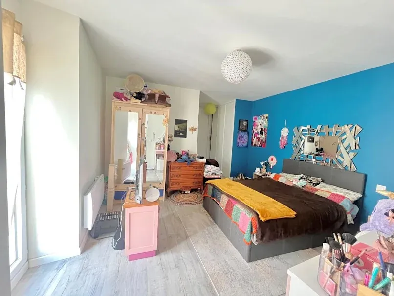 Magamistoad - City Centre 3-Bed Apartment in Saintes