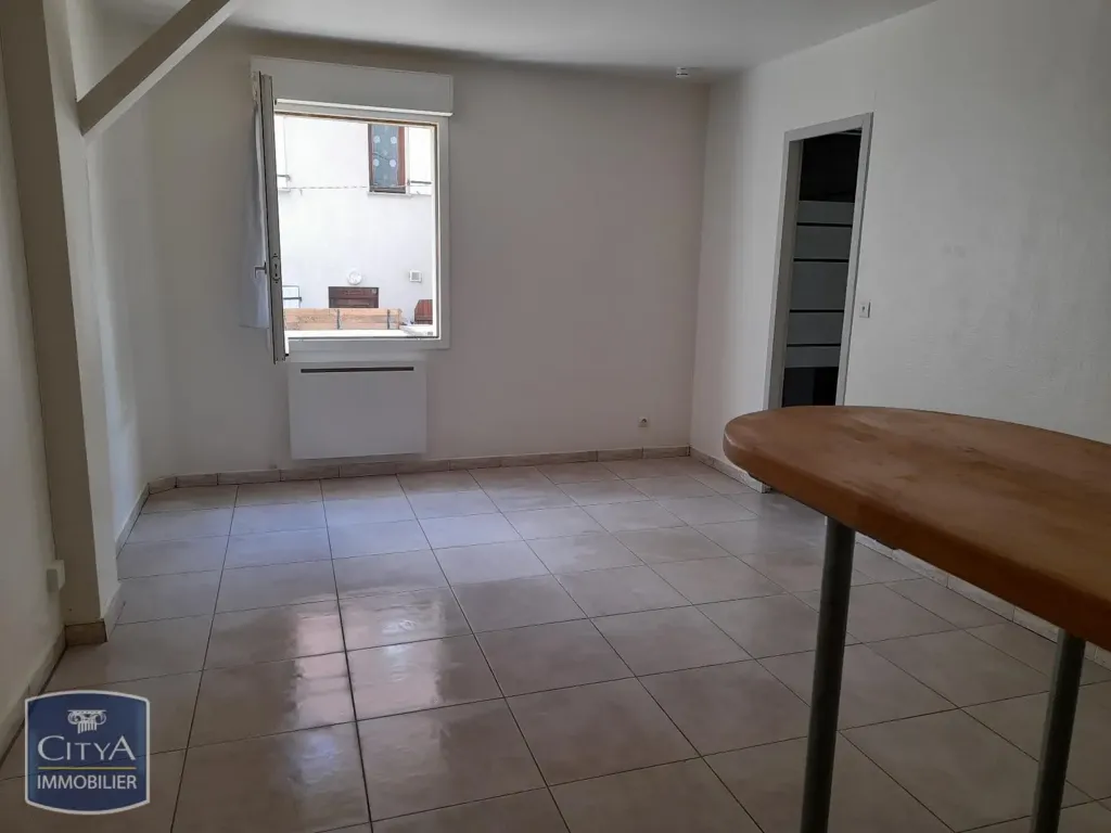 Toad - Bright Studio Apartment in Bourges Centre