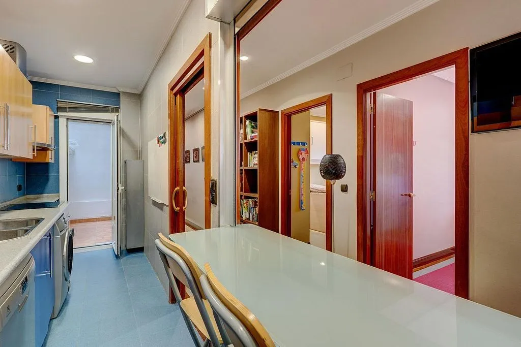 Köök - Spacious Flat with Views in San Roque